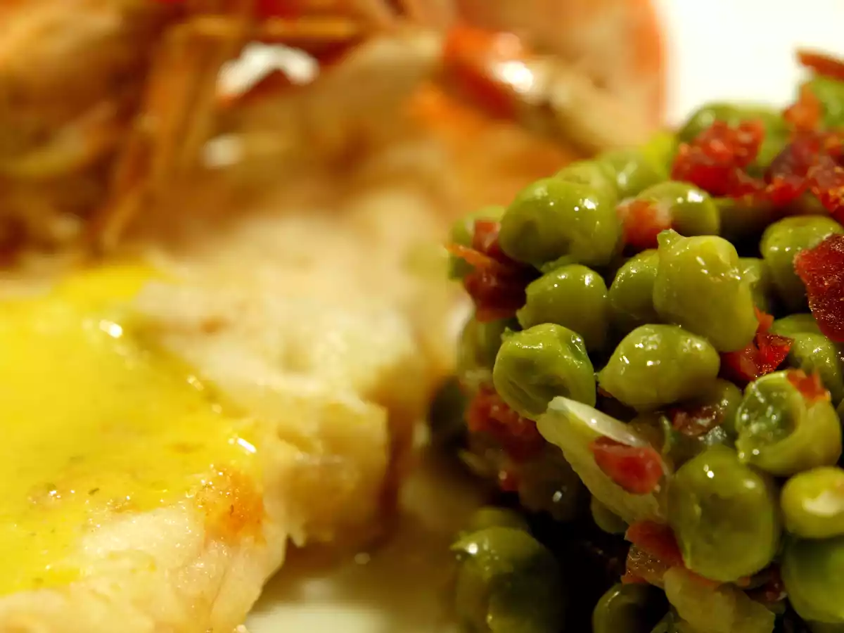 Rape con guisante a la menta