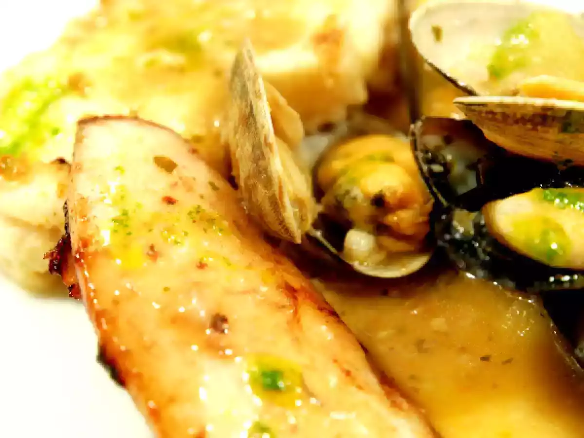 Rape con salsa de avellanas