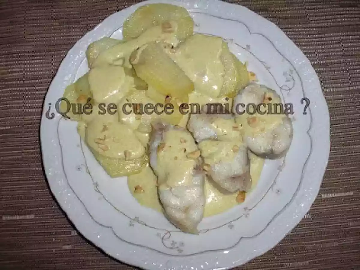 RAPE EN SALSA DE PUERROS Y AVELLANAS