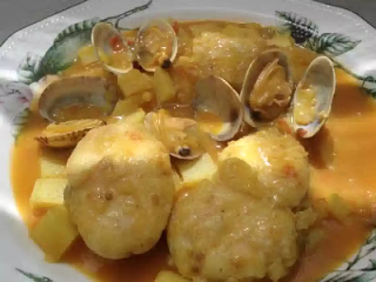 Rape guisado con patatas y almejas