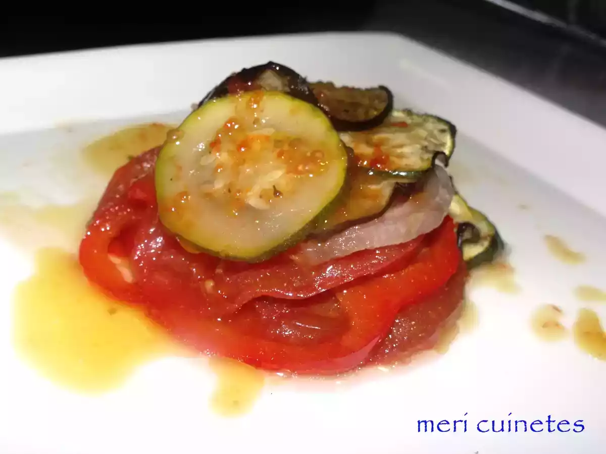 Ratatouille con vinagreta de mermelada de pimientos rojos