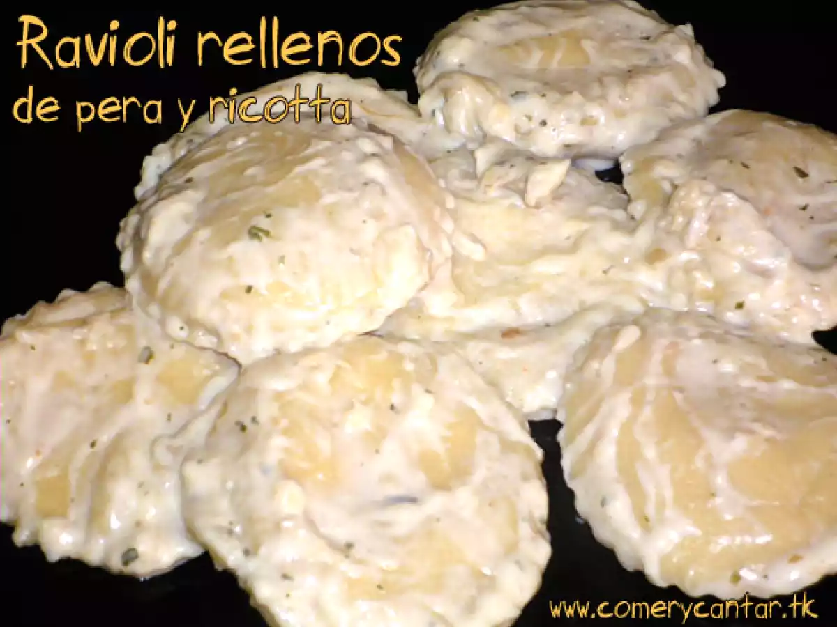 Ravioli rellenos de pera y ricotta