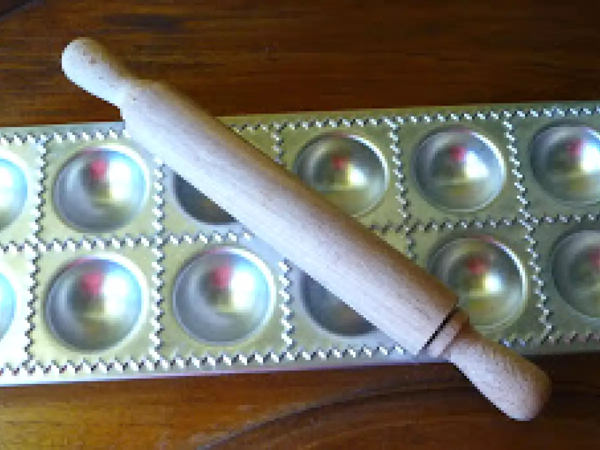 Raviolis de carne y fungui porcini en salsa - foto 3