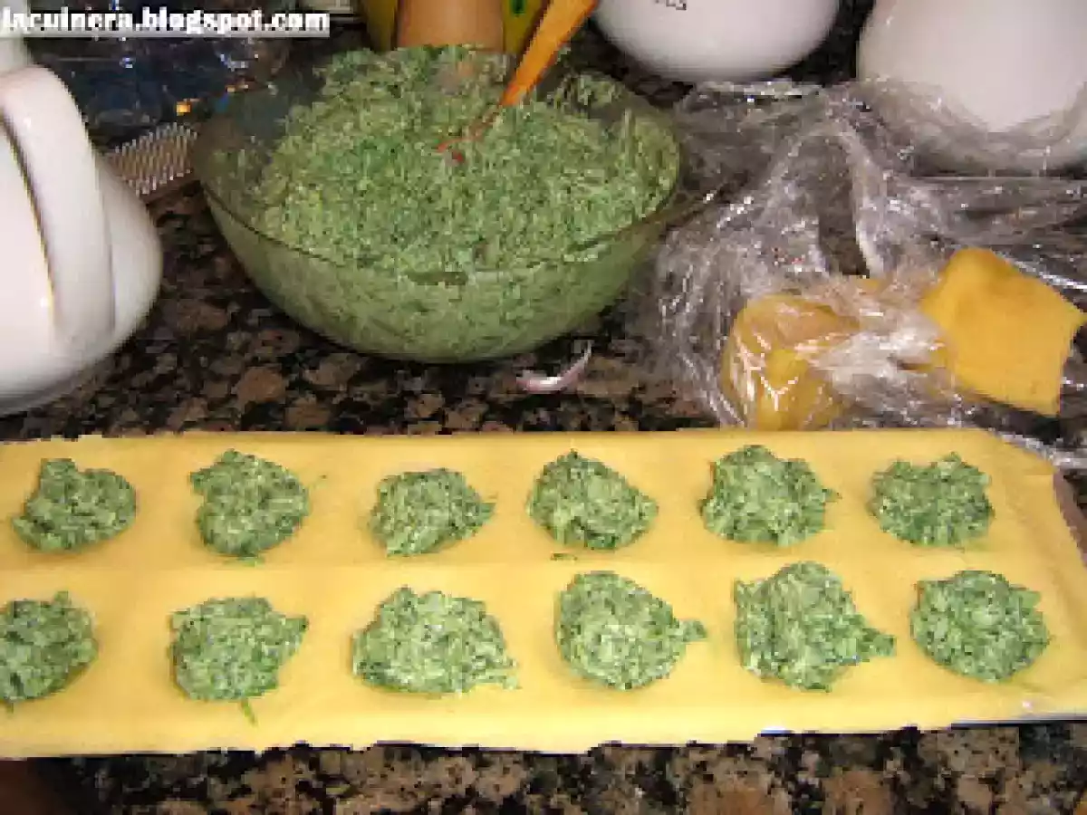 RAVIOLIS RELLENOS DE ESPINACAS Y RICOTA, CON PROSCIUTTO DI PARMA - foto 4