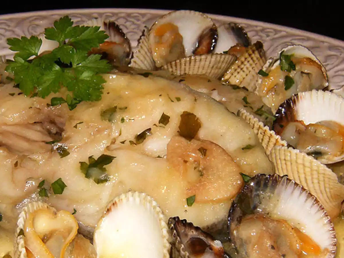 Receta gallega de abadejo en salsa verde con berberechos