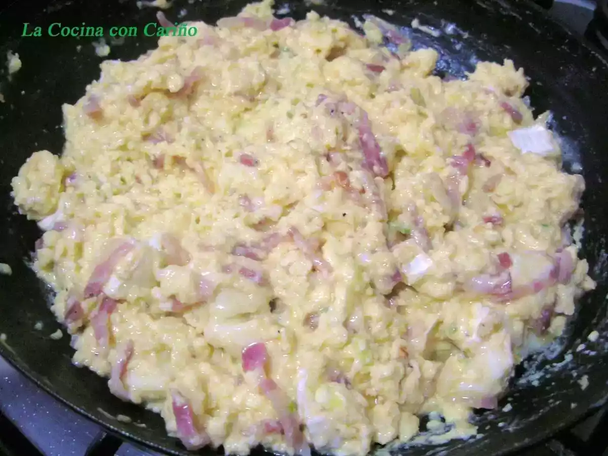 Revuelto con quesos y papas a lo pobre - foto 7