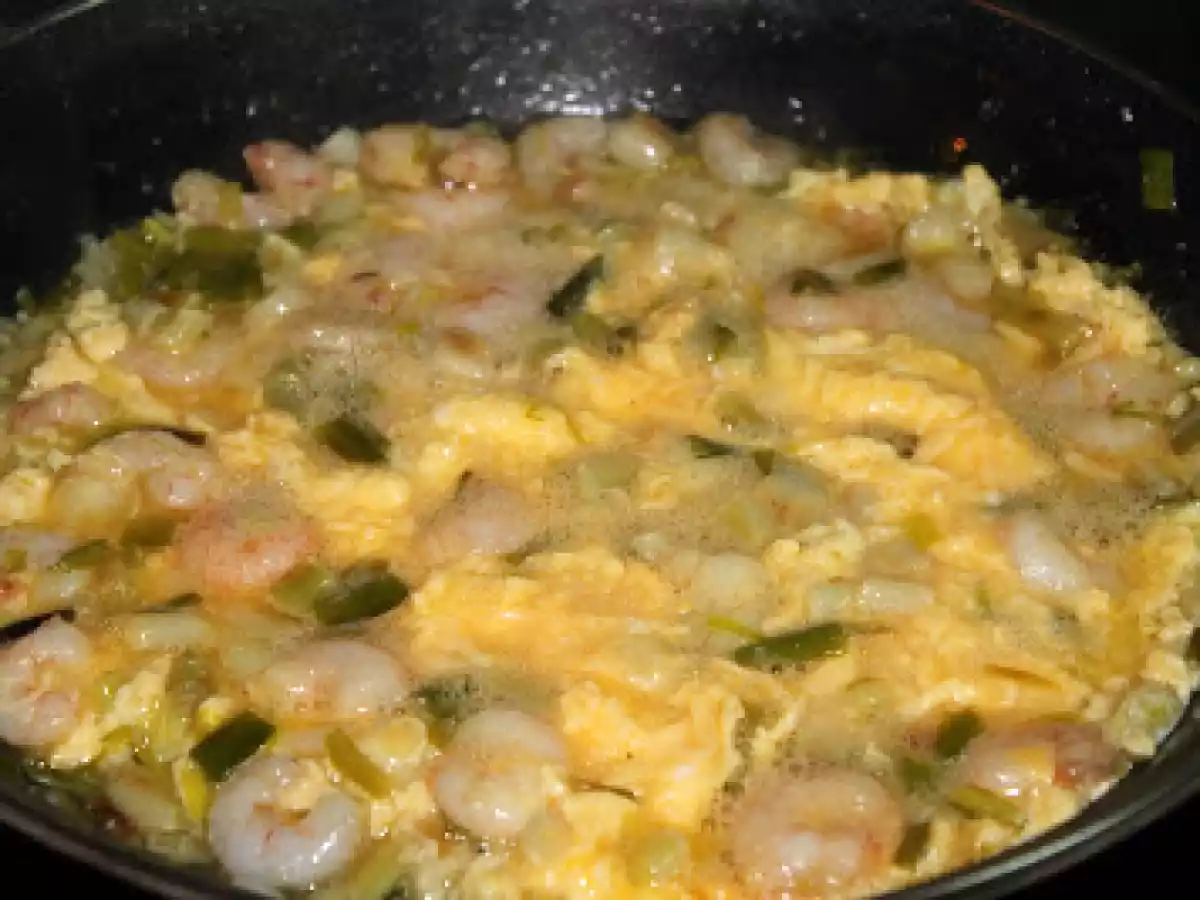 Revuelto de ajetes con langostinos - foto 5