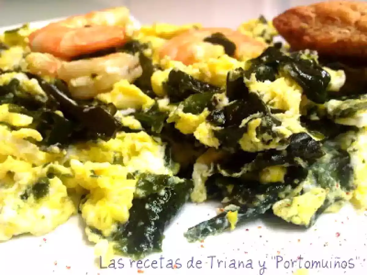 Revuelto de algas Portomuiños, langostinos y gambas blancas de...