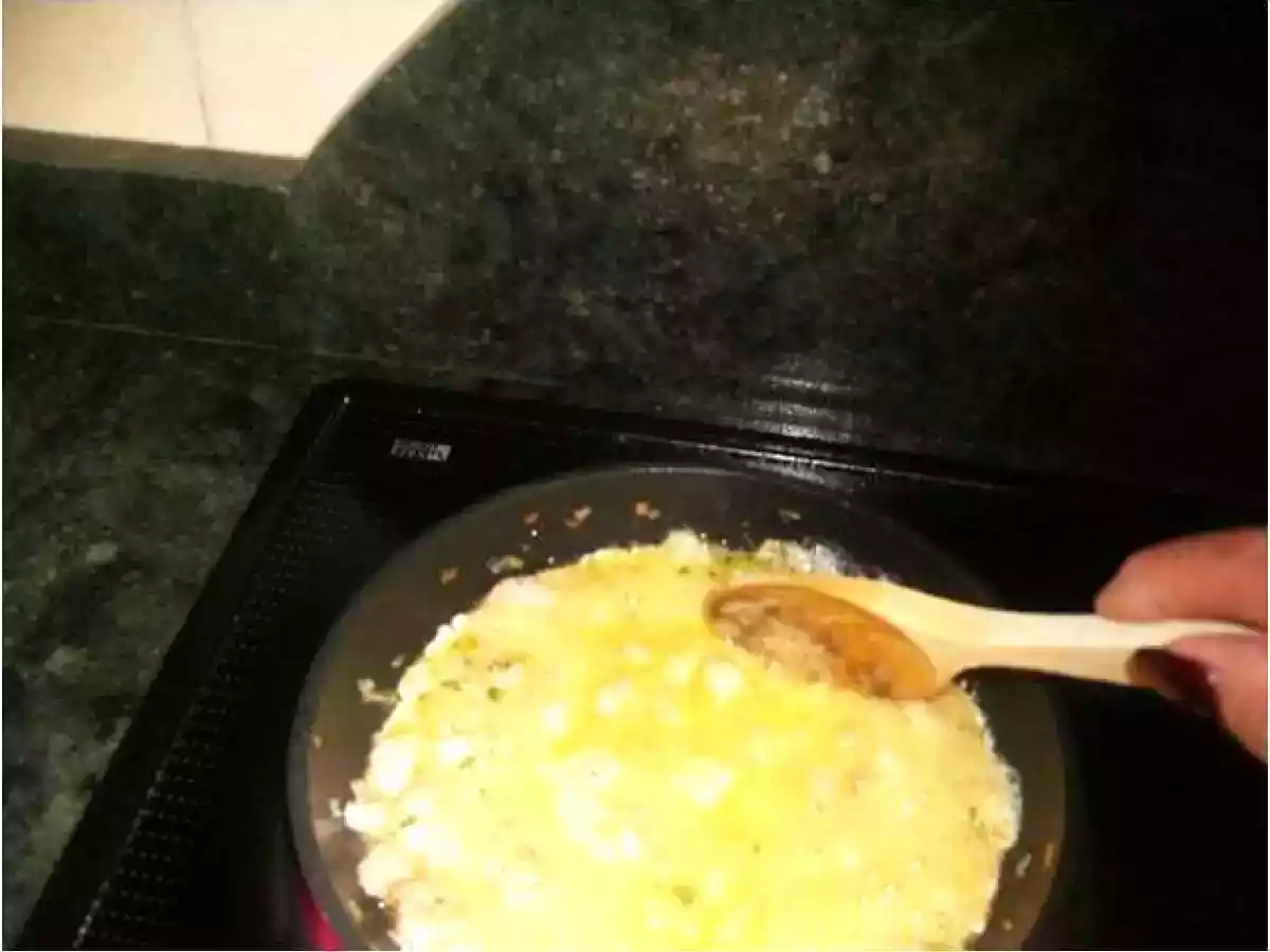 REVUELTO DE BACALAO Y GAMBAS - foto 4