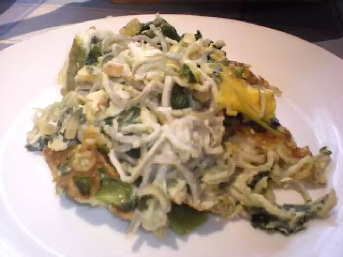 Revuelto de gulas acelgas y judías verdes con huevo - foto 2