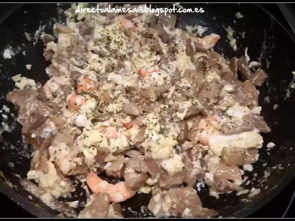 Revuelto de langostinos y setas - foto 5