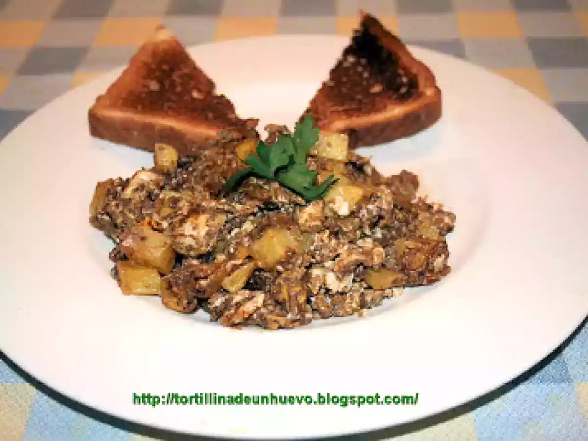 Revuelto de morcilla y patata
