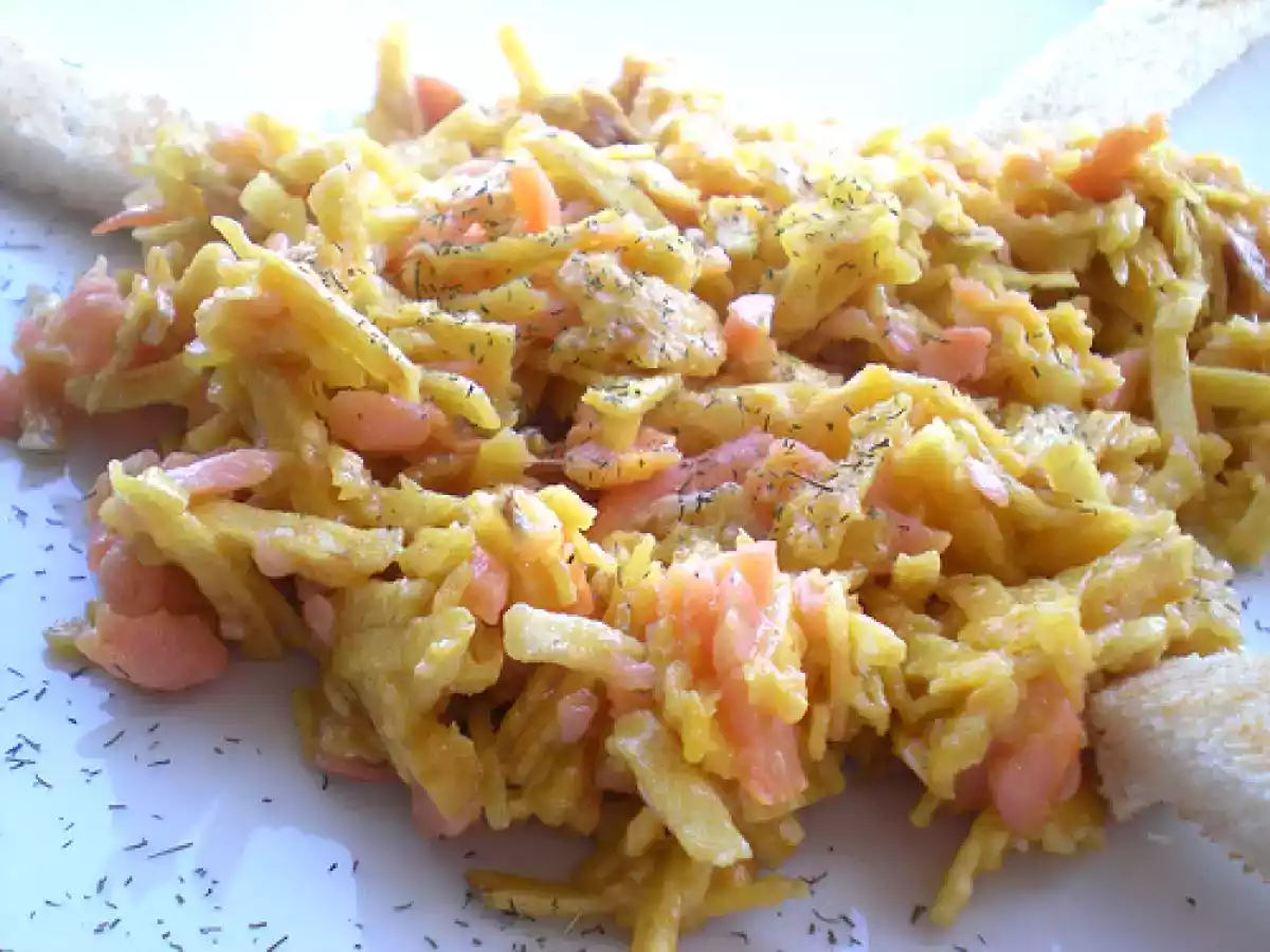 Revuelto de patatas y salmón ahumado