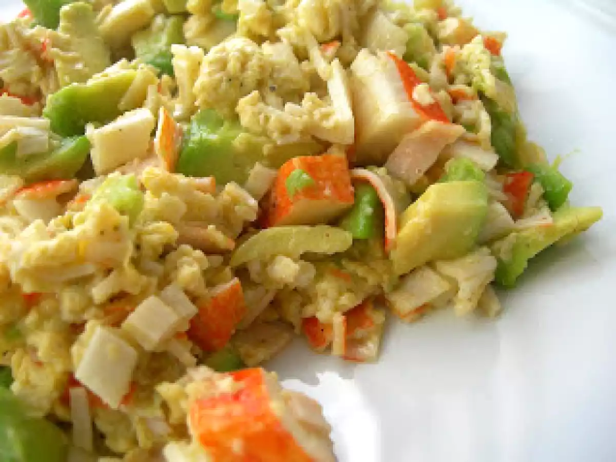 Revuelto de surimi y aguacate. Paso a paso. - foto 2