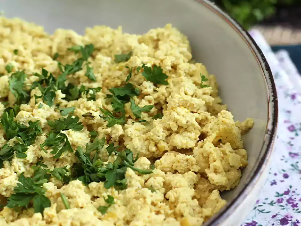 Revuelto vegano de tofu, el sustituto de los huevos revueltos - foto 2