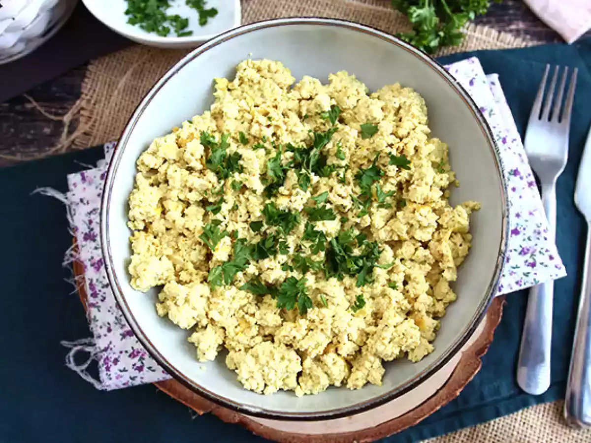 Revuelto vegano de tofu, el sustituto de los huevos revueltos - foto 4
