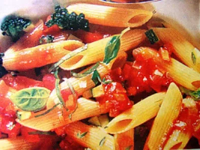 Rigatoni con salsa cremosa de tomate