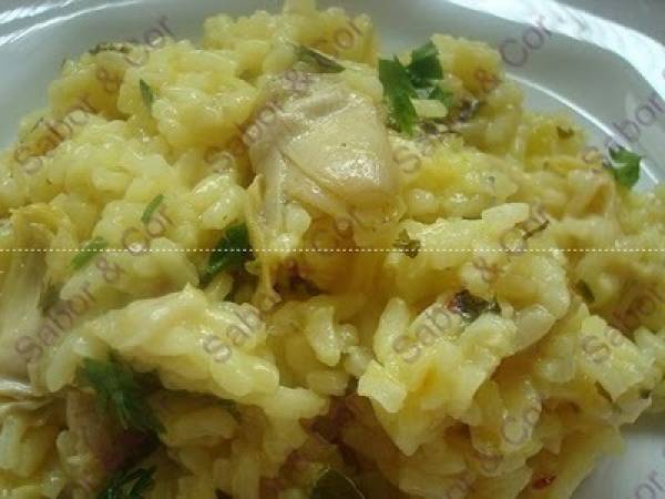 RISOTO DE CORAÇÃO DE ALCACHOFRAS E ALHO PORÓ