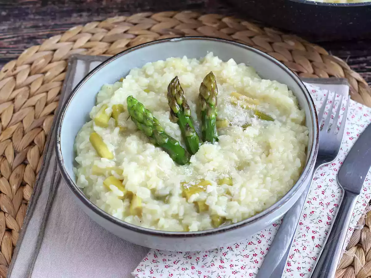 Risotto con espárragos verdes y parmesano