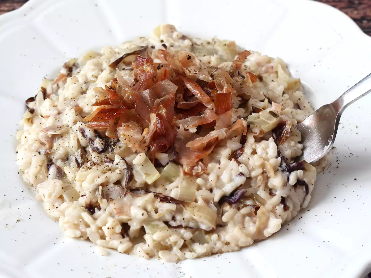 Risotto cremoso de endibia roja, bacon crujiente y queso crema - foto 3