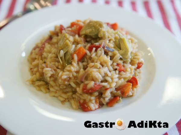 Risotto de alcachofas, cebolla morada y romero