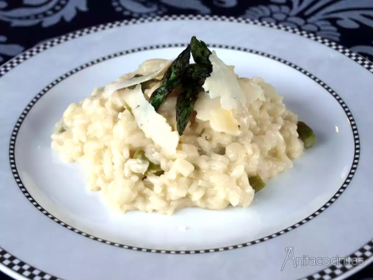 Risotto de espárragos y parmesano
