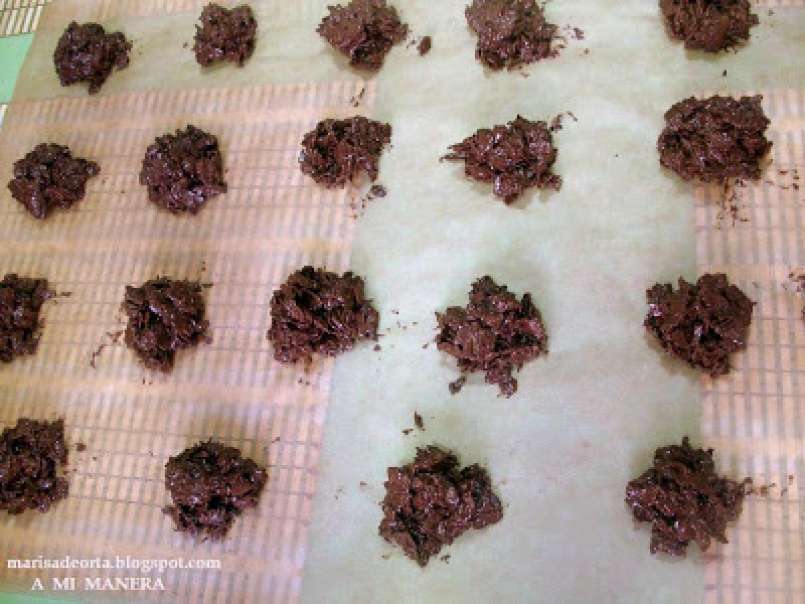 ROCAS O BOMBONES CRUJIENTES DE CHOCOLATE, foto 1