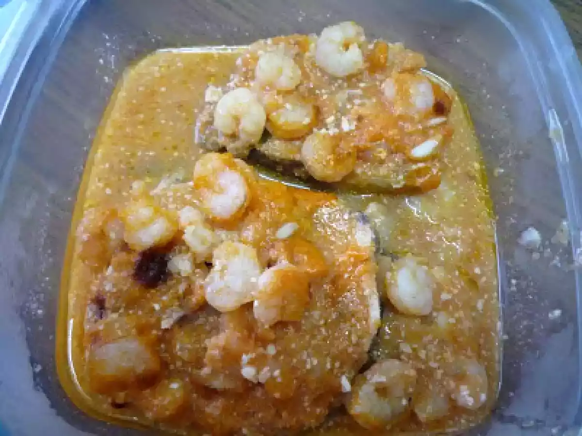 Rodajas de merluza con salsa de piñones - foto 2