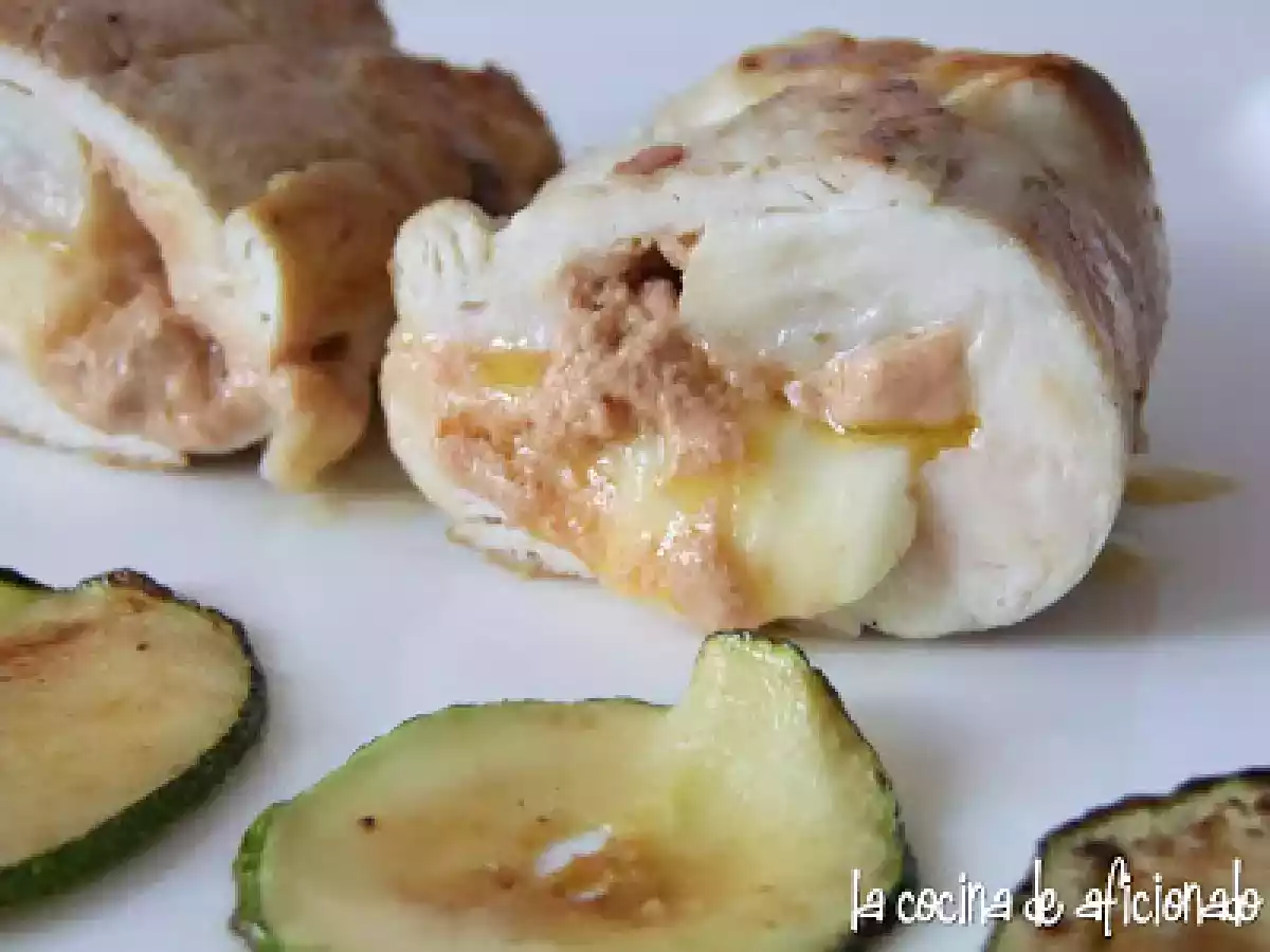 Rollito de pollo relleno de queso y foie