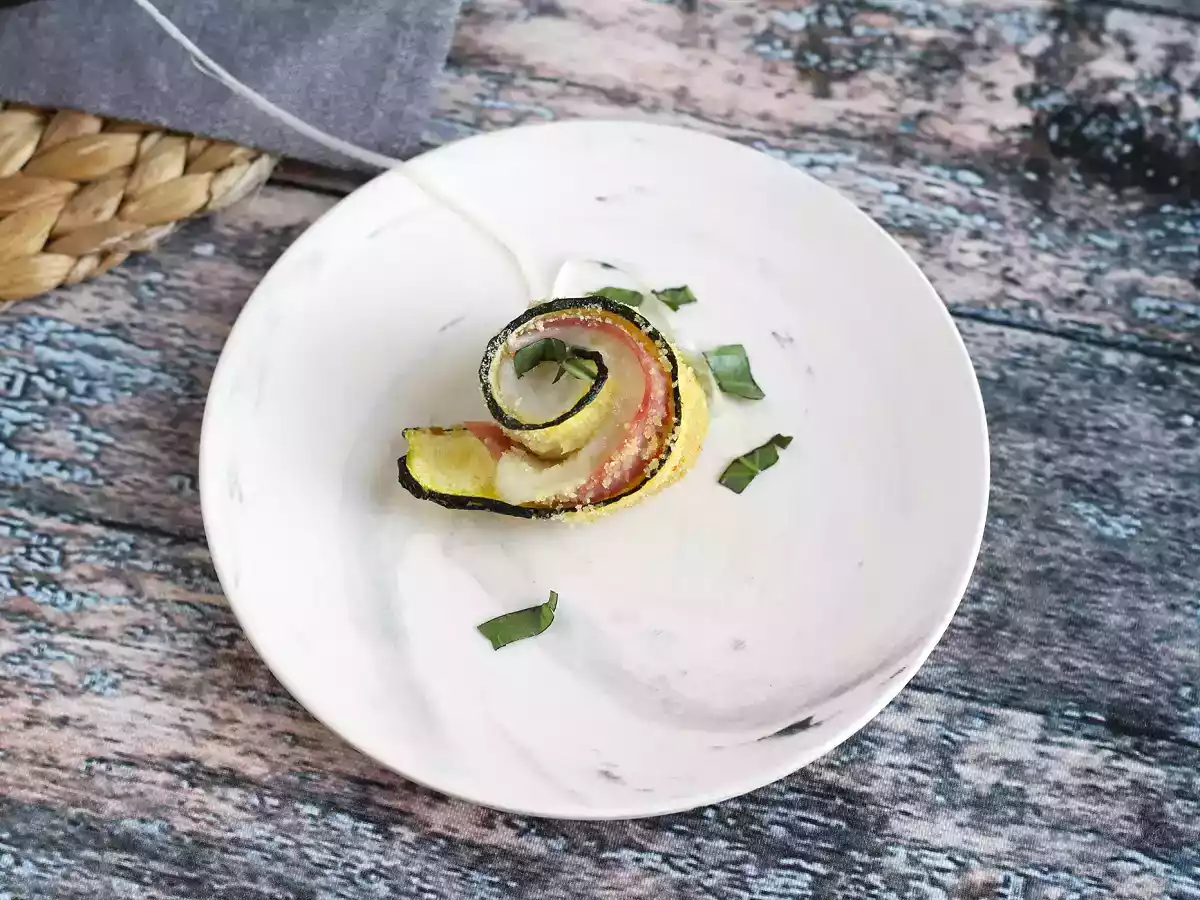 Rollitos de calabacín rellenos de jamón y queso - foto 5