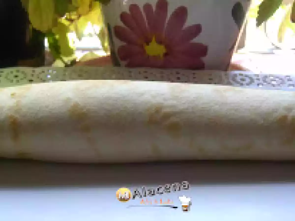 Rollitos de crepes con cangrejo y ensalada - foto 2