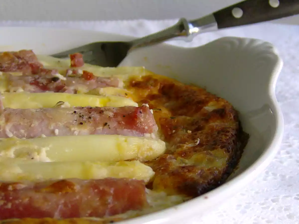 Rollitos de espárragos y jamón