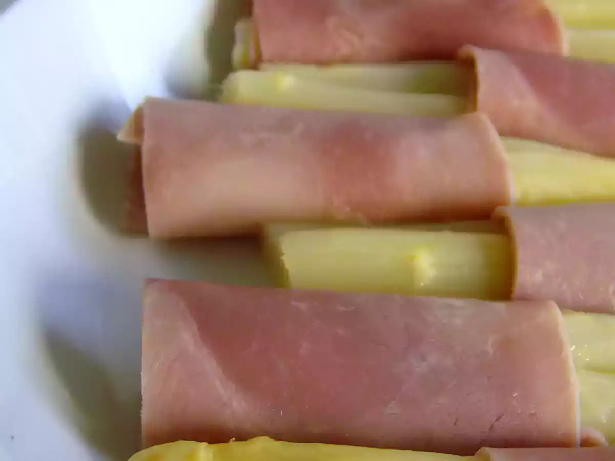 Rollitos de espárragos y jamón - foto 2