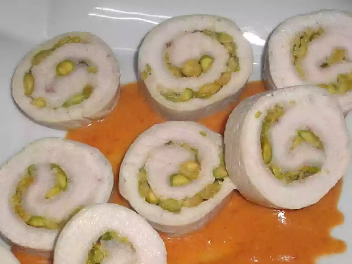 ROLLITOS DE PAVO RELLENOS DE NARANJA Y PISTACHO - foto 2