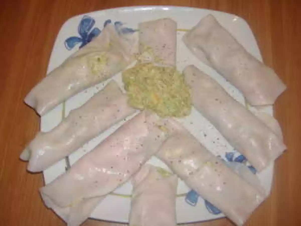 Rollitos de pechuga de pavo con aguacate