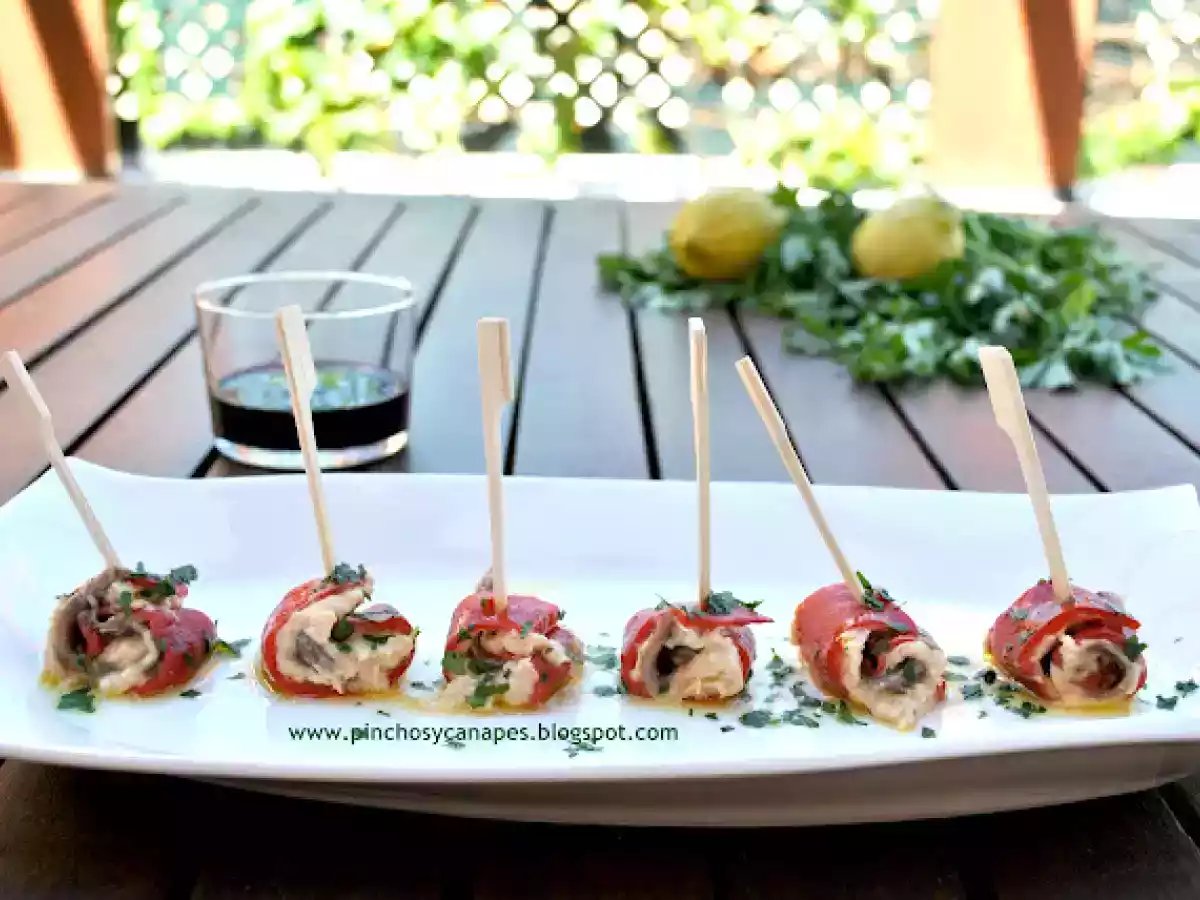 Rollitos de pimiento del piquillo con atún