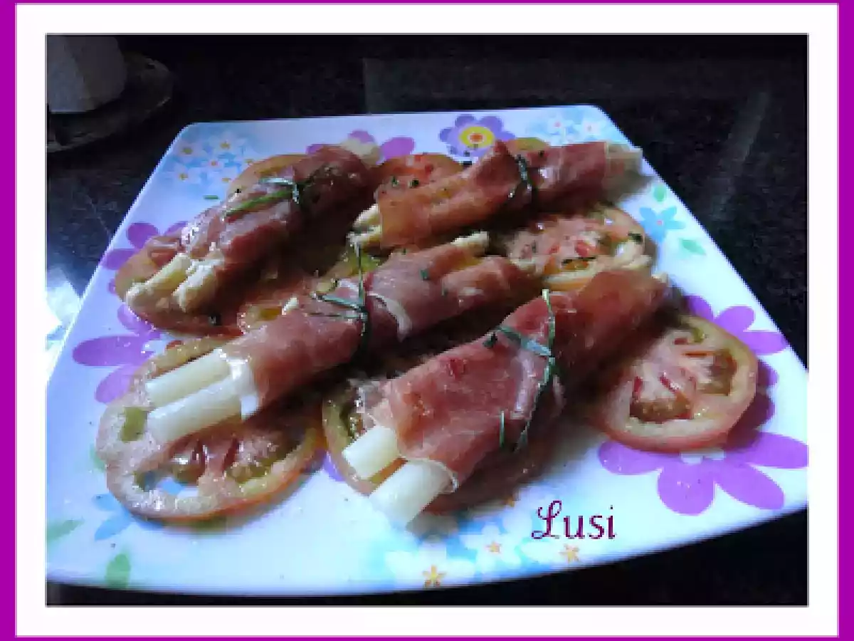 Rollitos rellenos de esparrágos con jamòn