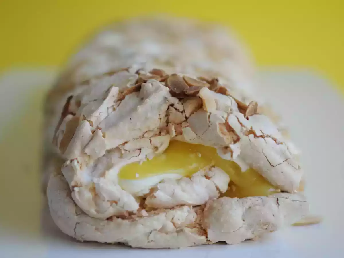 Rollo de merengue francés y limón