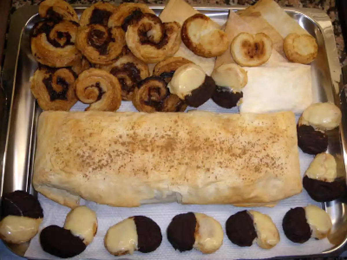 ROLLO DE PASTA FILO CON COMPOTA DE MANZANA.