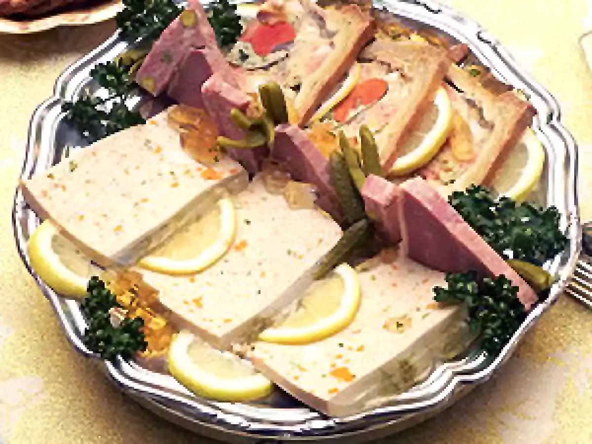 Rollo de paté y queso