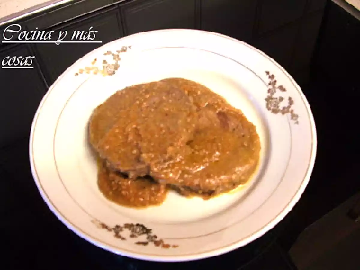 Rollo de ternera en salsa de almendra y nueces ( olla a presión )