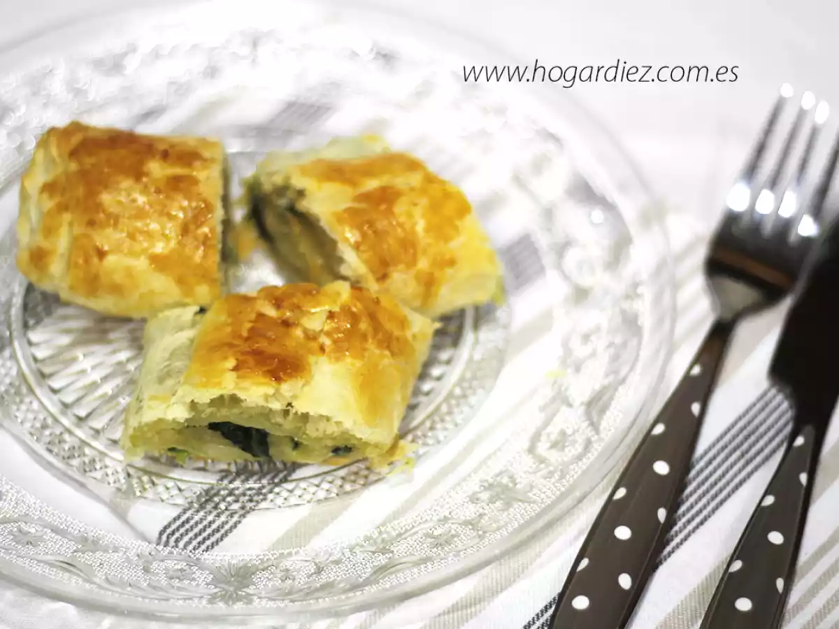 Rollos de hojaldre con espinacas y bechamel