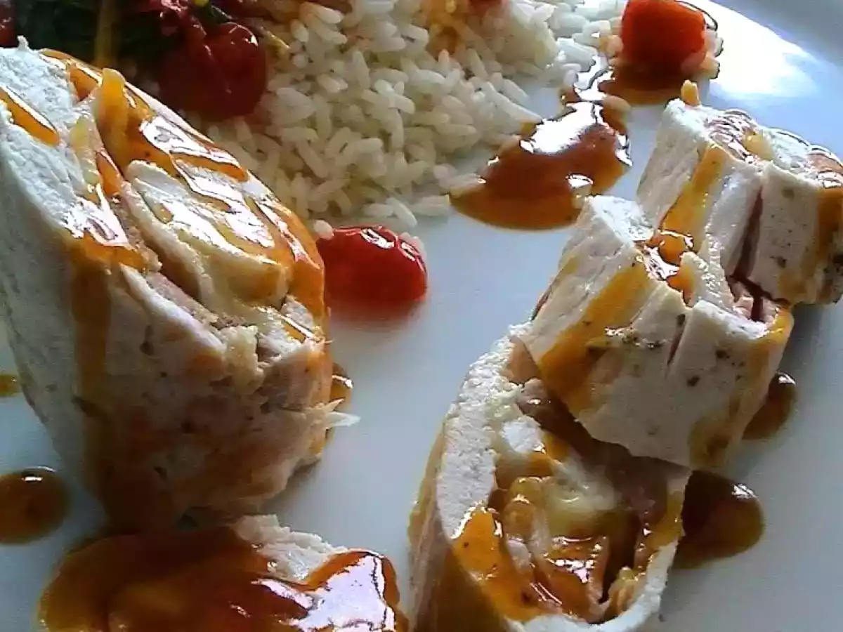 Rollos de Pollo con Arroz Mediterráneo