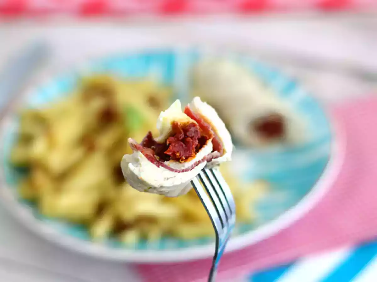 Rollos de pollo, mozzarella y tomates secos - foto 3