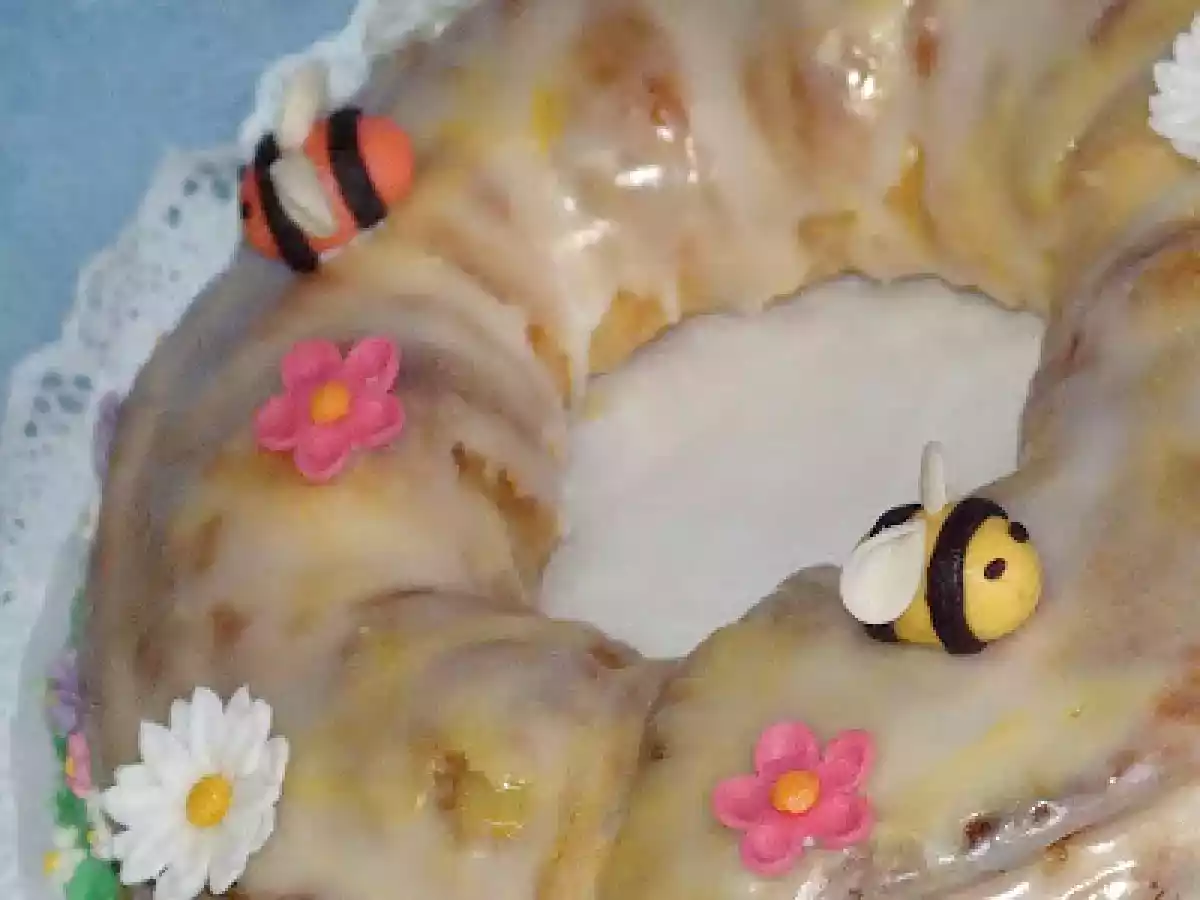 ROSCA DE HOJALDRE CON YEMA