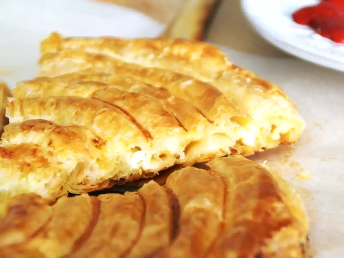 Rosca de hojaldre rellena de... - foto 2