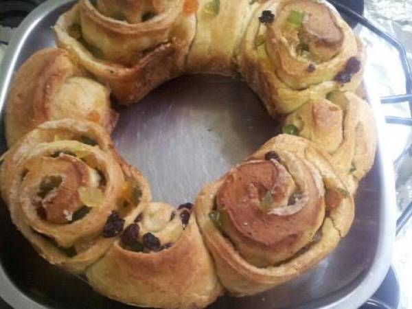 ROSCA DOCE COM FRUTAS CRISTALIZADAS E PASSAS