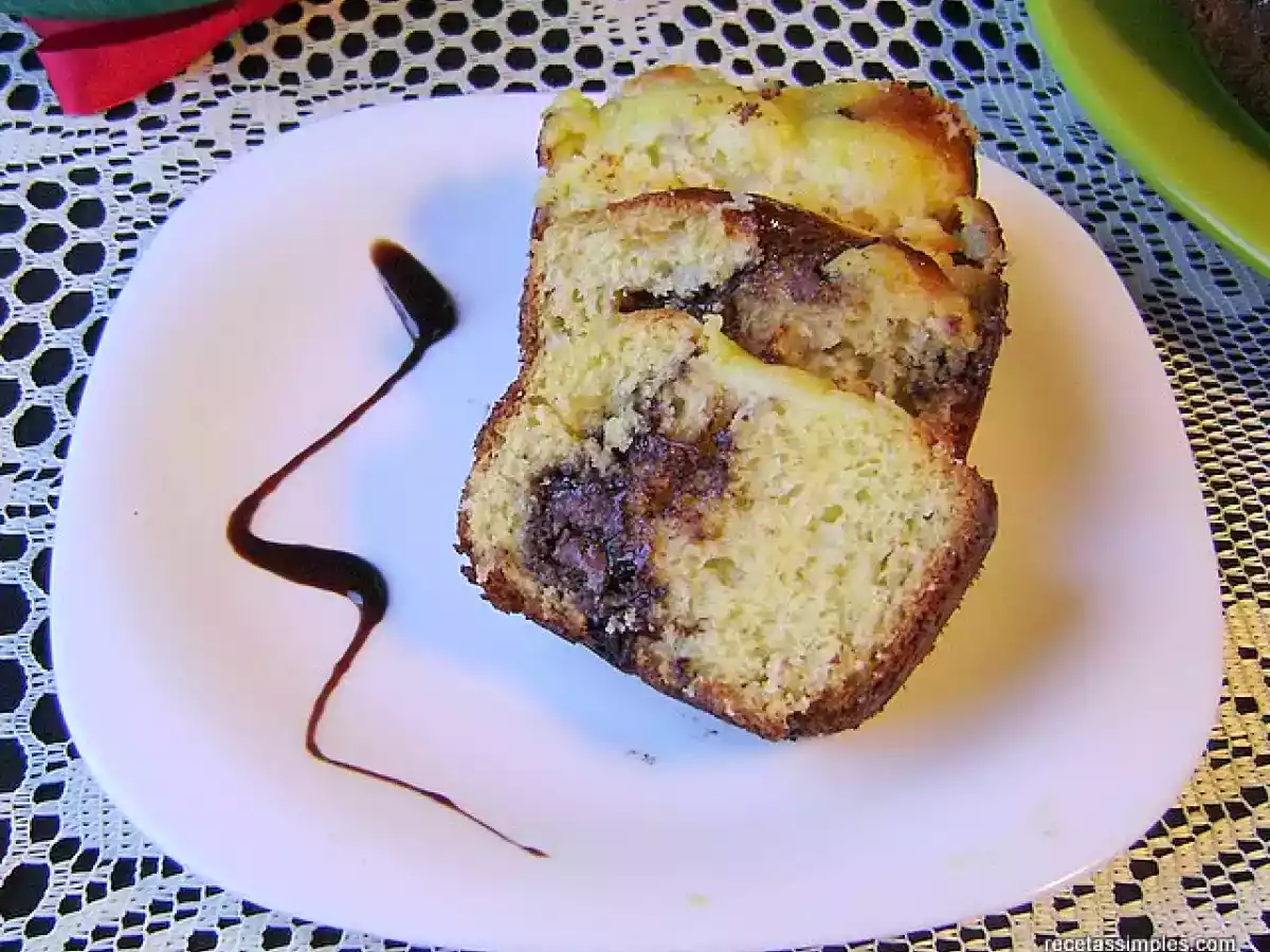 Rosca rellena con crema de avellanas y cacao