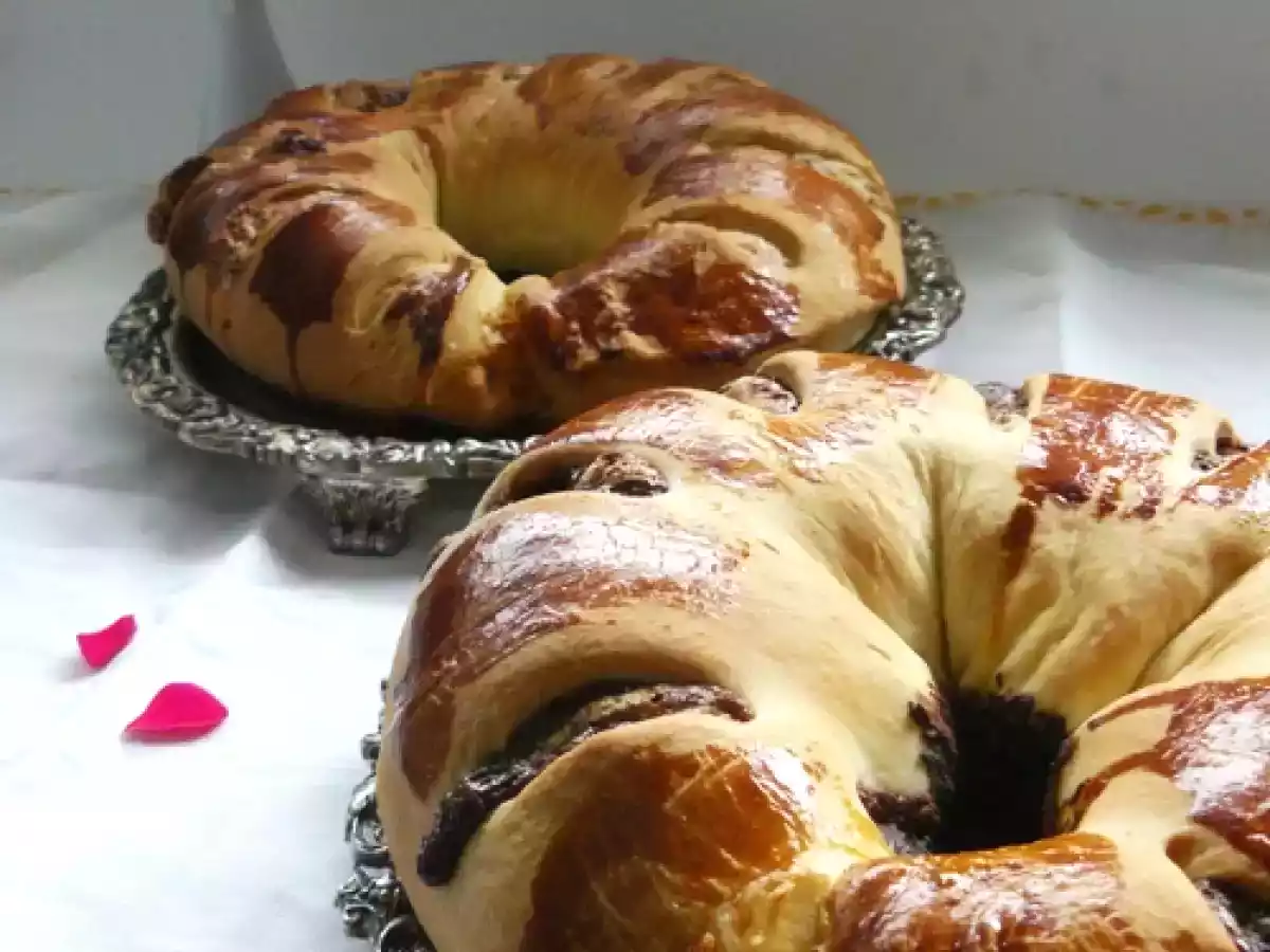 Rosca rellena con merengue francés