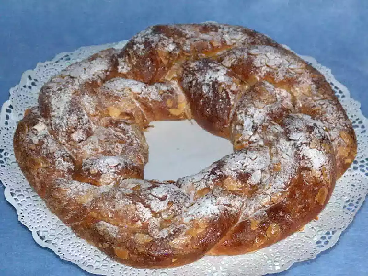 ROSCON DE FRUTAS RELLENO DE NATA Y FRESAS - foto 2